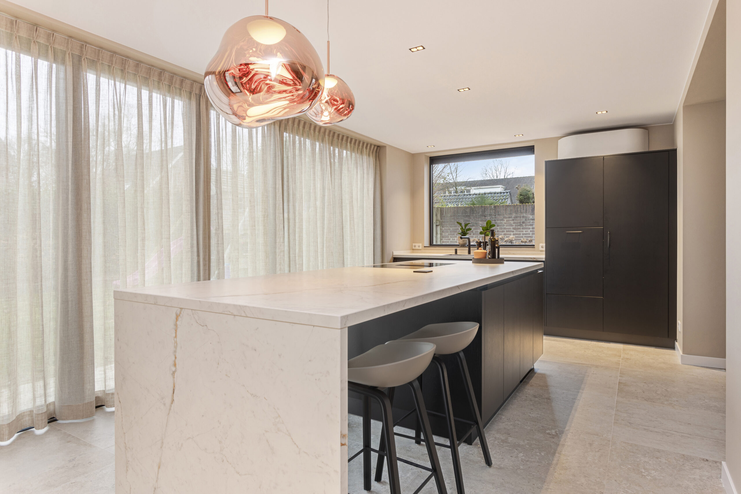 Complete op maat gemaakte design keuken in Best