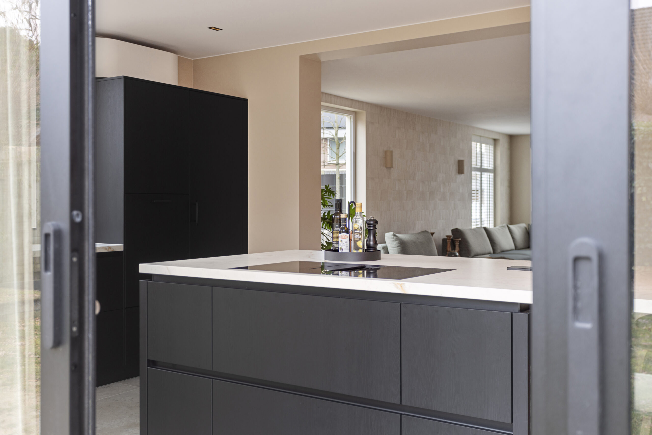 Luxe keuken met inductie kookplaat in Best