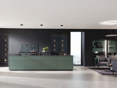 Ballerina keukens: Groene fronten met zwarte fronten keuken